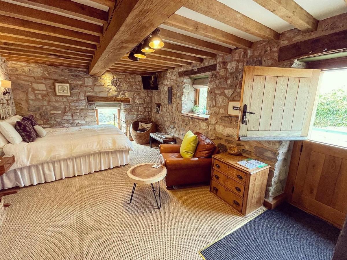 The Cowshed Bed and Breakfast Llangollen Eksteriør billede