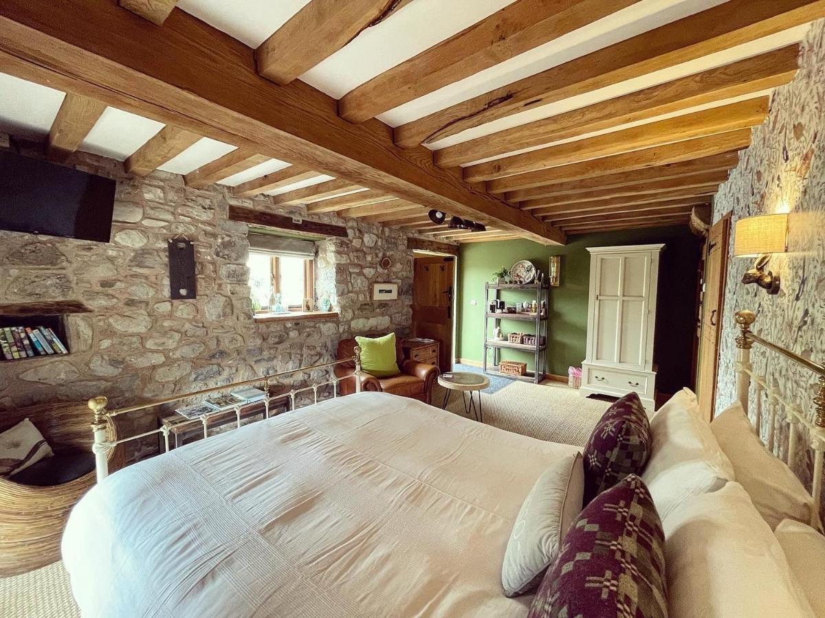 The Cowshed Bed and Breakfast Llangollen Eksteriør billede