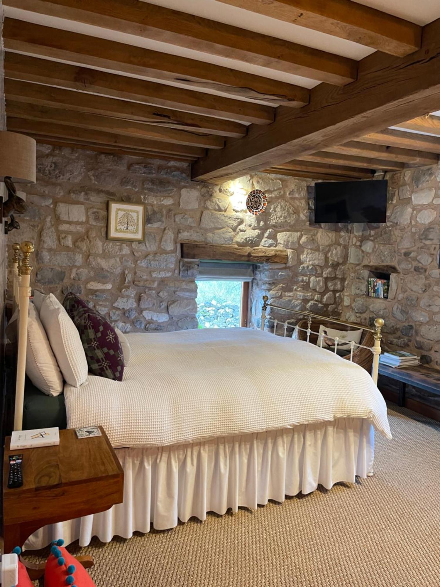 The Cowshed Bed and Breakfast Llangollen Eksteriør billede